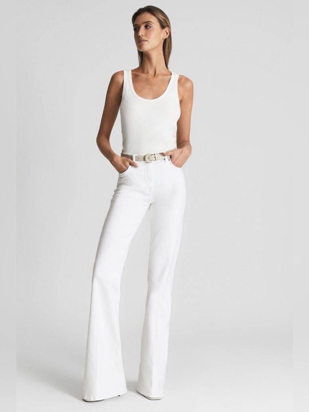 🆕Reiss -  High-Rise Flare Jeans - Picture 2 of 15